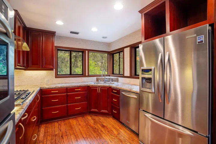 25504CedarGlenDr.-36