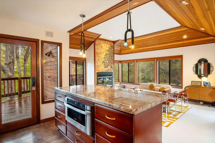 25504CedarGlenDr.-32