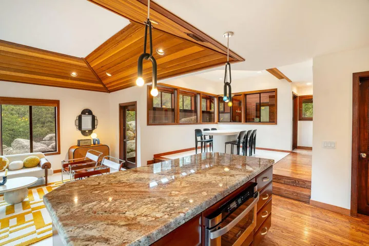 25504CedarGlenDr.-33