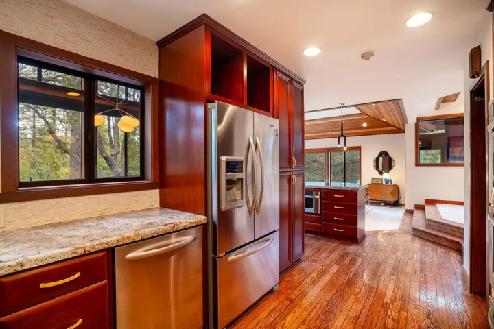 25504CedarGlenDr.-37