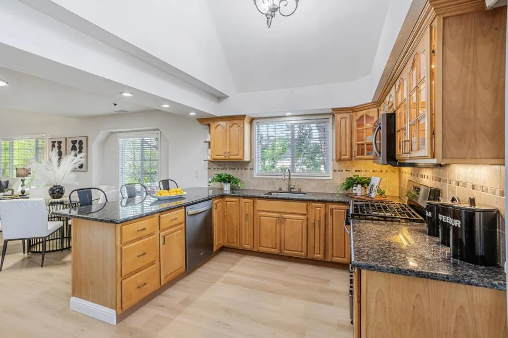 10090 Pasadena Avenue B4, Cupertino, California 95014 home-pic-5