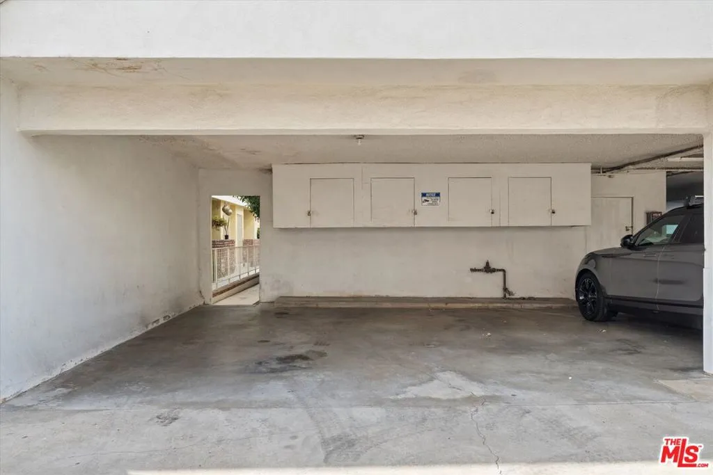 1327 Stanford Street 3, Santa Monica, California 90404 home-pic-9