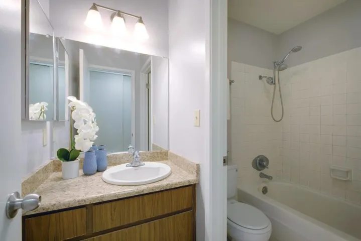 50 E Middlefield Road 40, Mountain View, California 94043