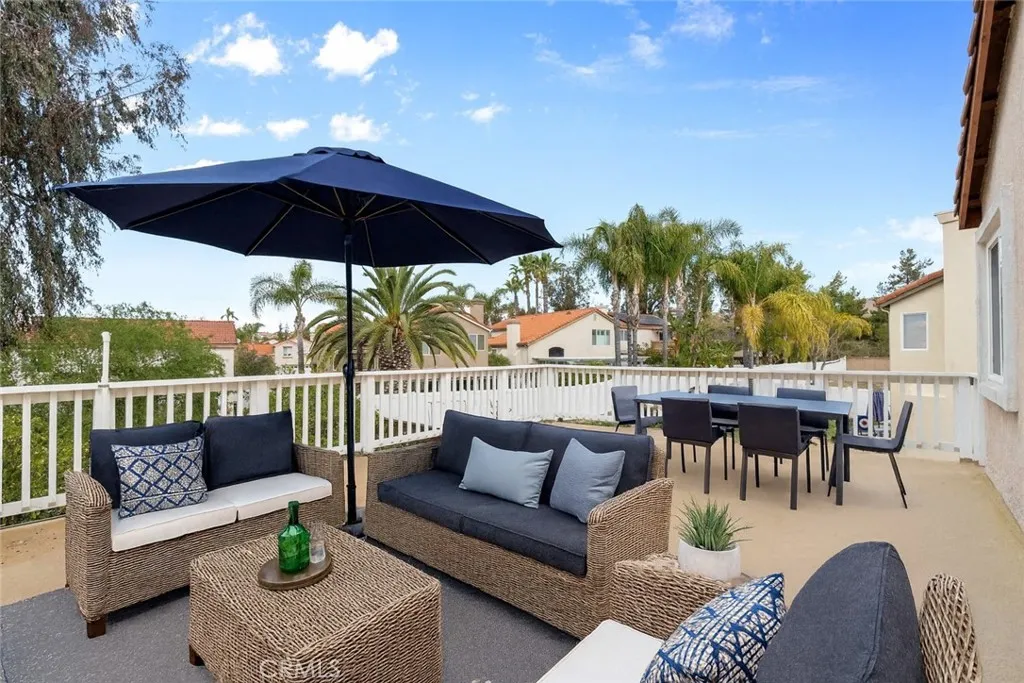 32865 Naples Court, Temecula, California 92592 home-pic-0