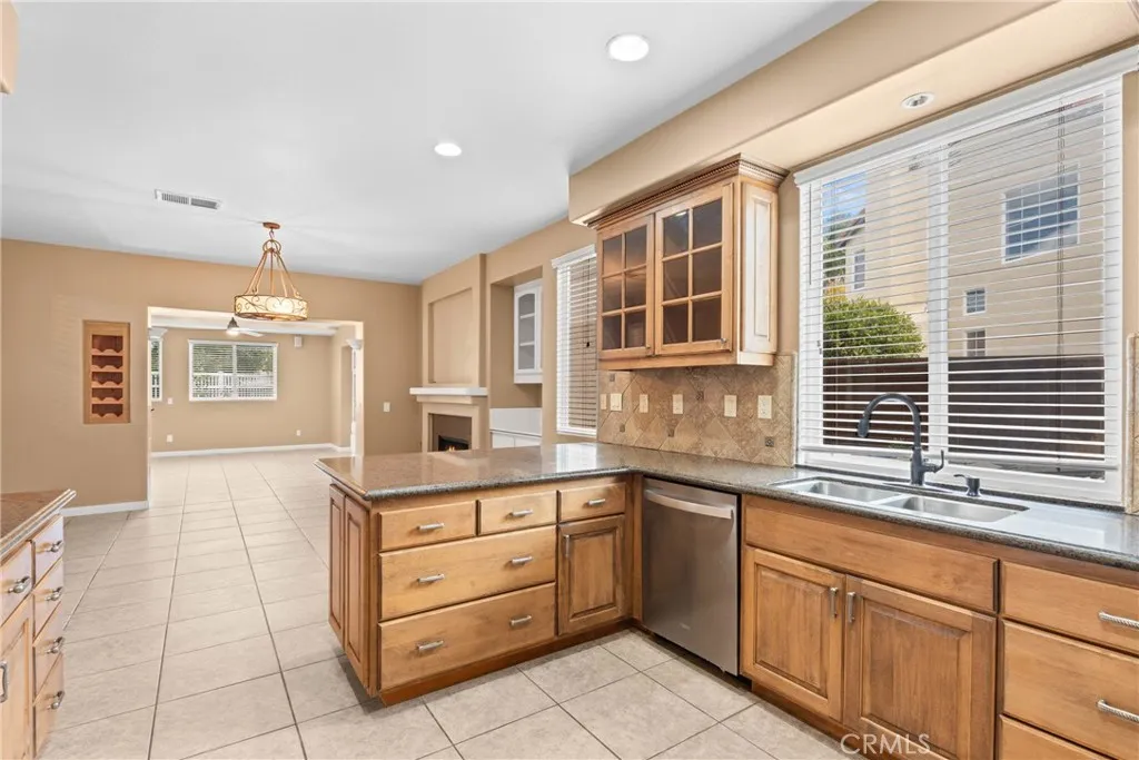 32865 Naples Court, Temecula, California 92592 home-pic-9