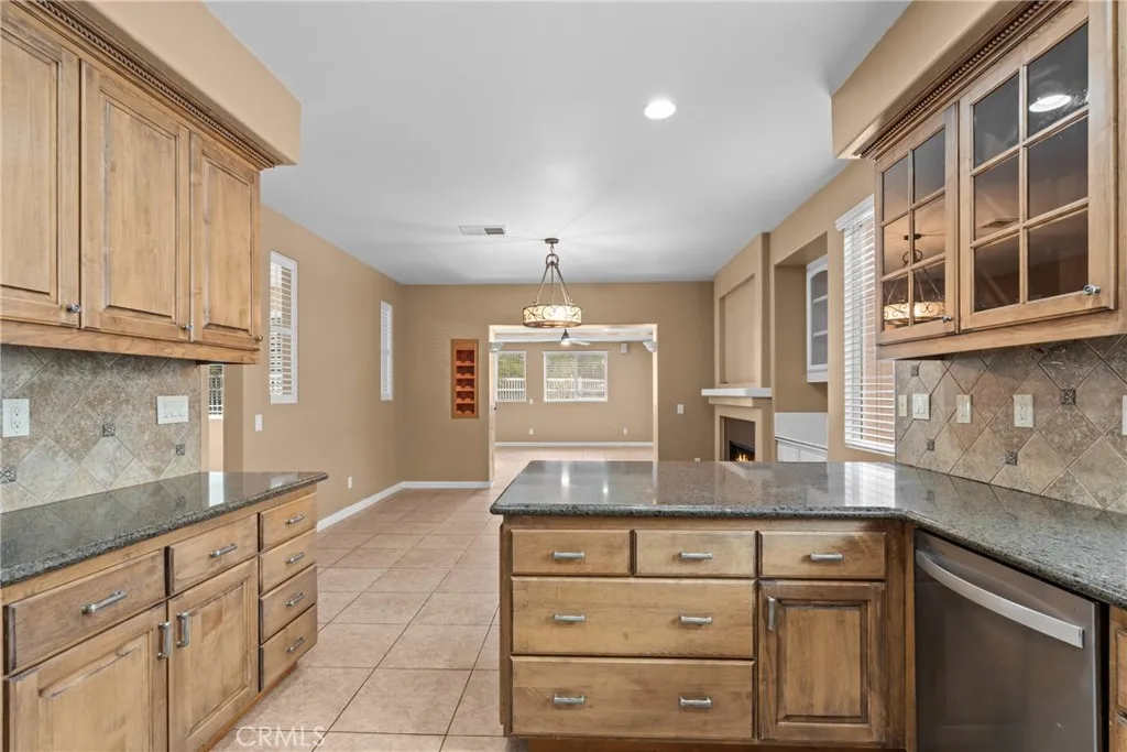 32865 Naples Court, Temecula, California 92592 home-pic-8