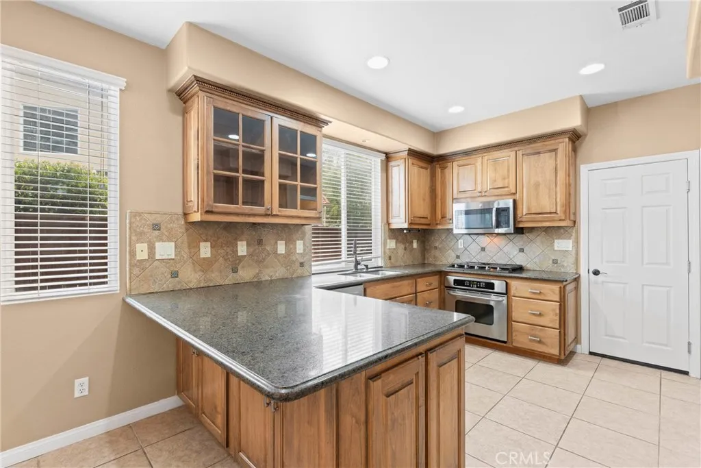 32865 Naples Court, Temecula, California 92592 home-pic-11