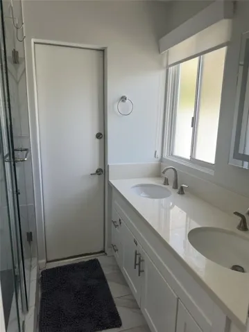 Downstairs bathroom 1.