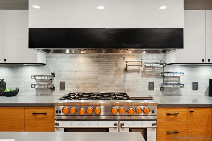 3434 Crown Point Drive, San Diego, California 92109