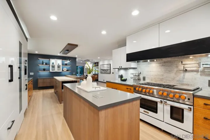 3434 Crown Point Drive, San Diego, California 92109