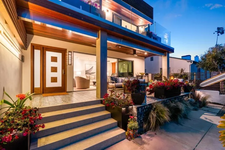 3434 Crown Point Drive, San Diego, California 92109