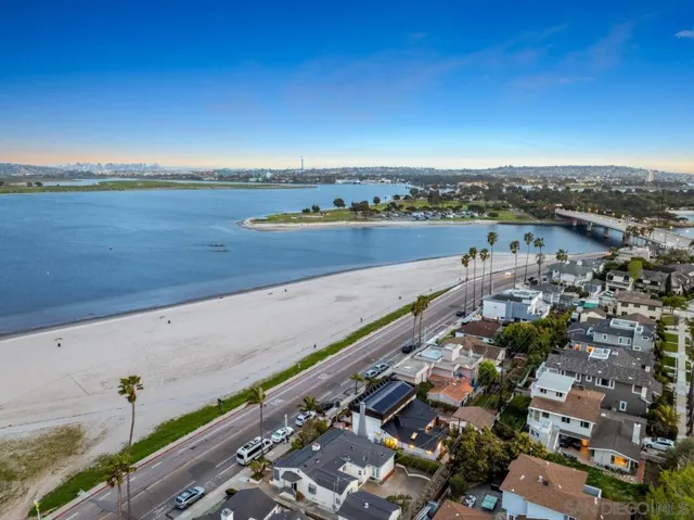 3434 Crown Point Drive, San Diego, California 92109