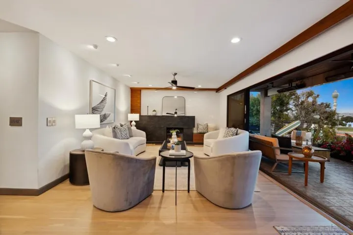3434 Crown Point Drive, San Diego, California 92109