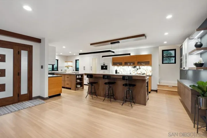 3434 Crown Point Drive, San Diego, California 92109