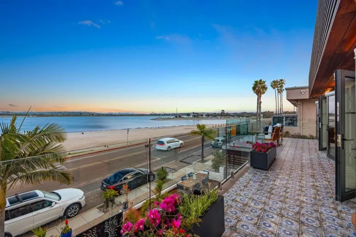 3434 Crown Point Drive, San Diego, California 92109