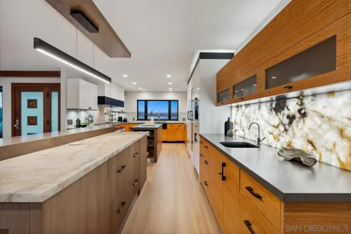 3434 Crown Point Drive, San Diego, California 92109