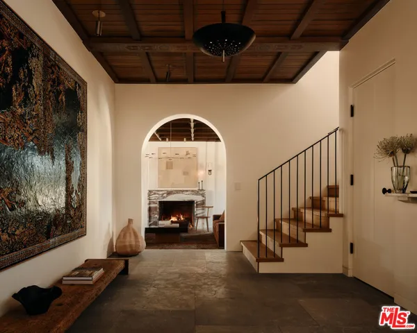 14924 Camarosa Drive, Pacific Palisades, California 90272