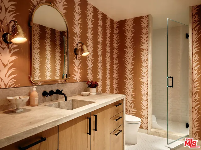 14924 Camarosa Drive, Pacific Palisades, California 90272