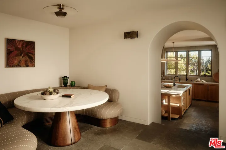 14924 Camarosa Drive, Pacific Palisades, California 90272
