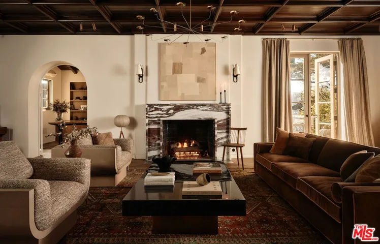 14924 Camarosa Drive, Pacific Palisades, California 90272