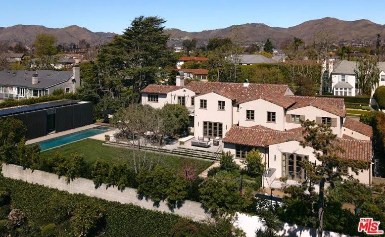 14924 Camarosa Drive, Pacific Palisades, California 90272