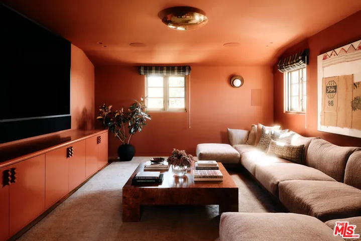 14924 Camarosa Drive, Pacific Palisades, California 90272