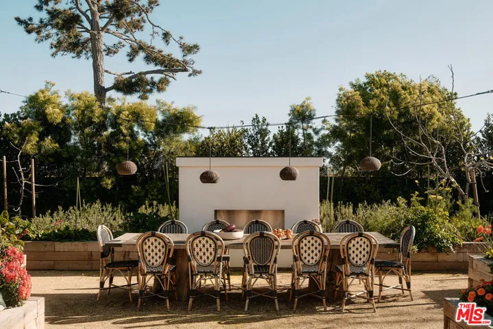 14924 Camarosa Drive, Pacific Palisades, California 90272