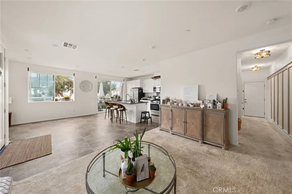 16502 Casa Grande Avenue 235, Fontana, California 92336 home-pic-18