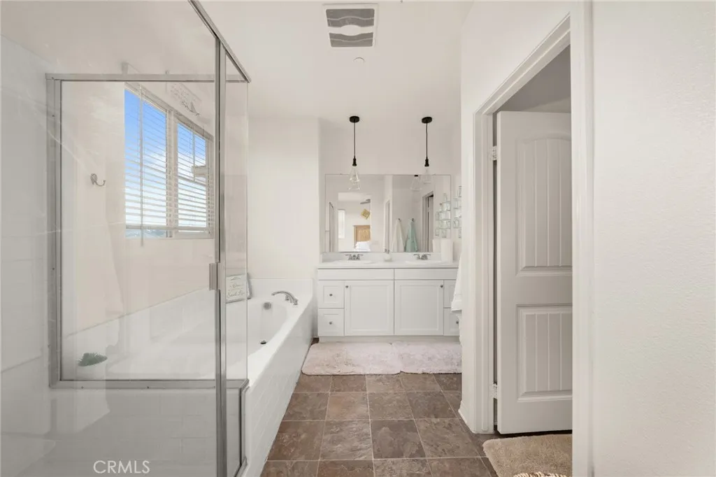 16502 Casa Grande Avenue 235, Fontana, California 92336 home-pic-24