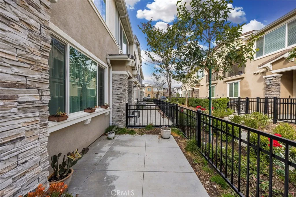 16502 Casa Grande Avenue 235, Fontana, California 92336 home-pic-10