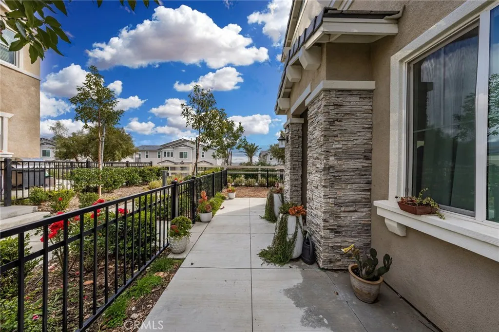 16502 Casa Grande Avenue 235, Fontana, California 92336 home-pic-11