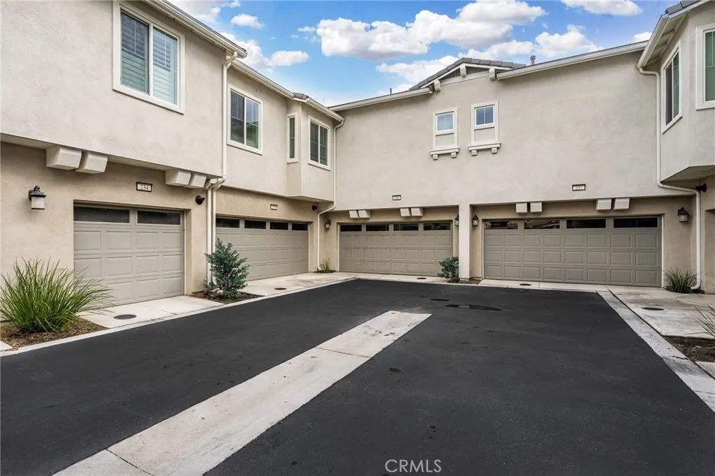 16502 Casa Grande Avenue 235, Fontana, California 92336 home-pic-4