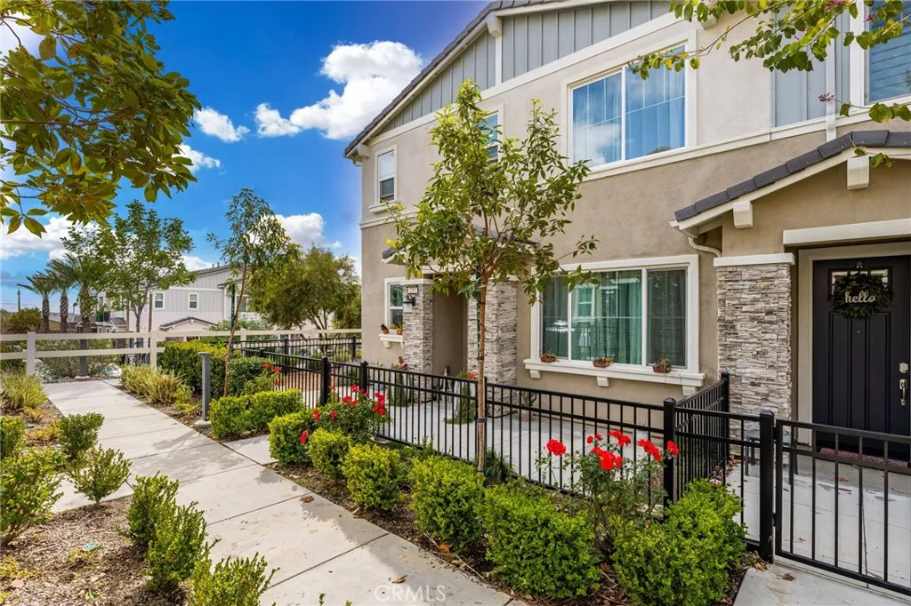 16502 Casa Grande Avenue 235, Fontana, California 92336 home-pic-3