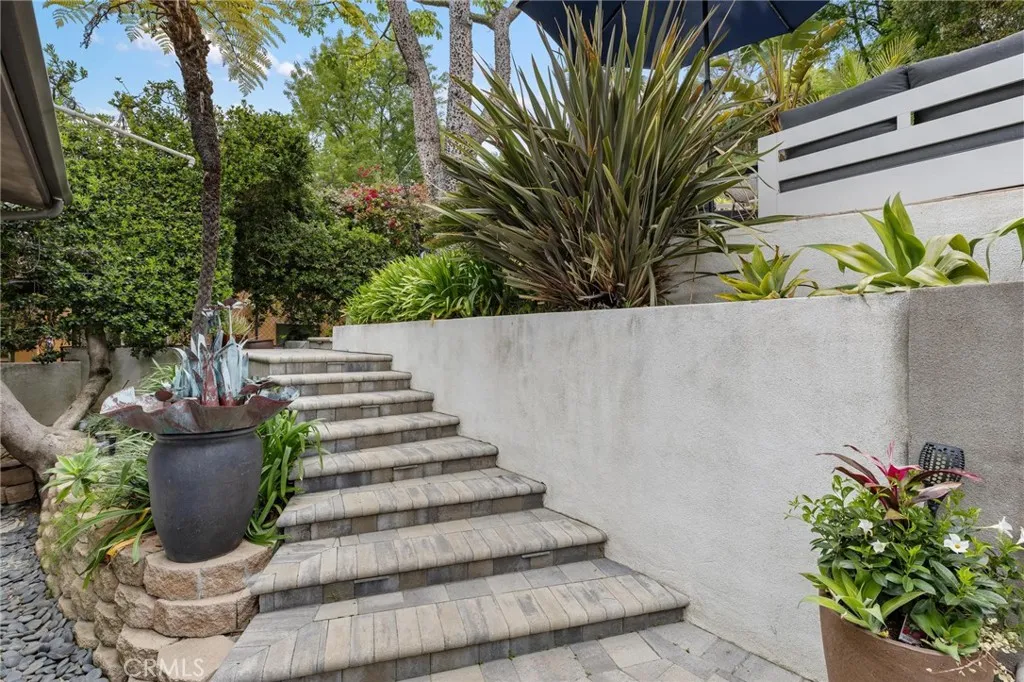 11683 Sunshine Terrace, Studio City, California 91604 home-pic-36