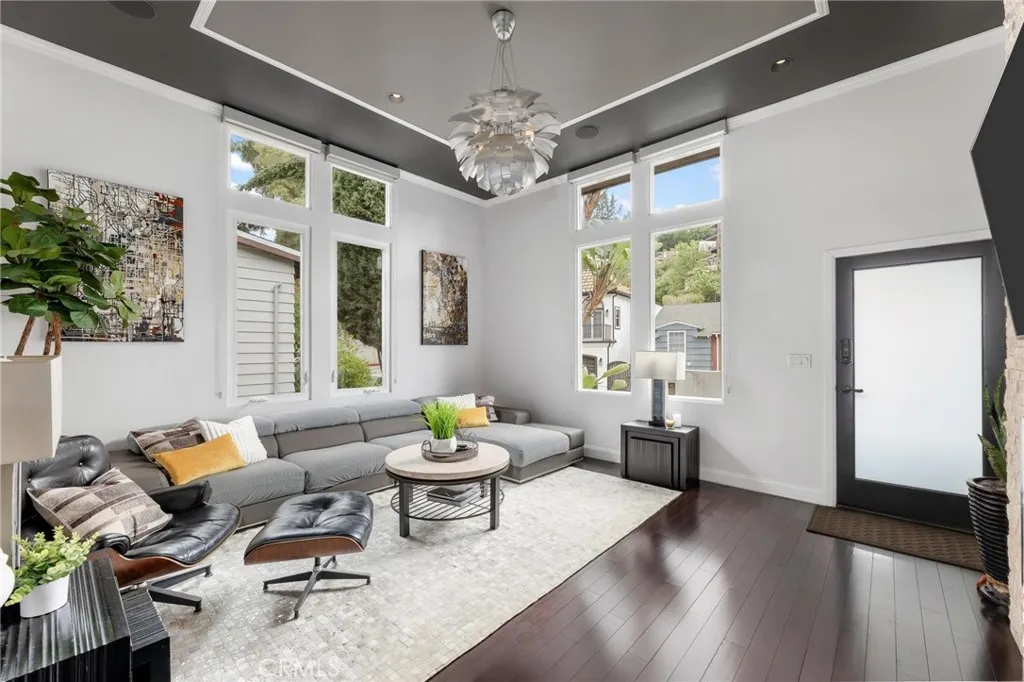 11683 Sunshine Terrace, Studio City, California 91604 home-pic-8