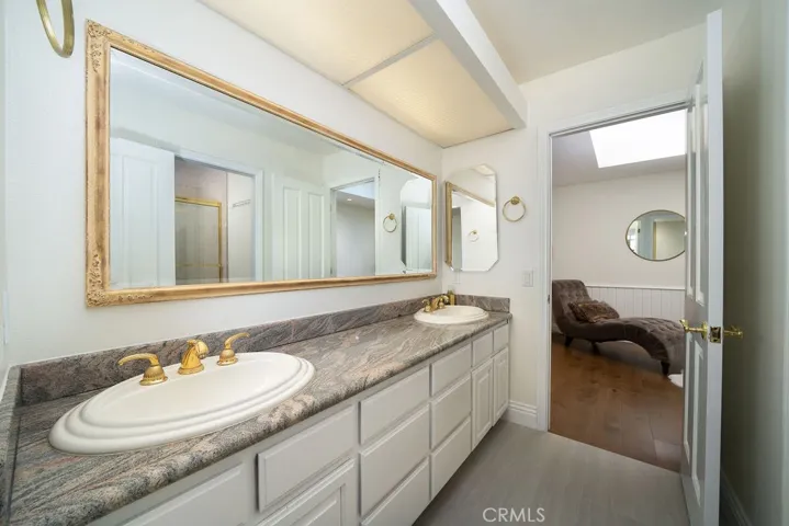 Upstair Full Bath 2
