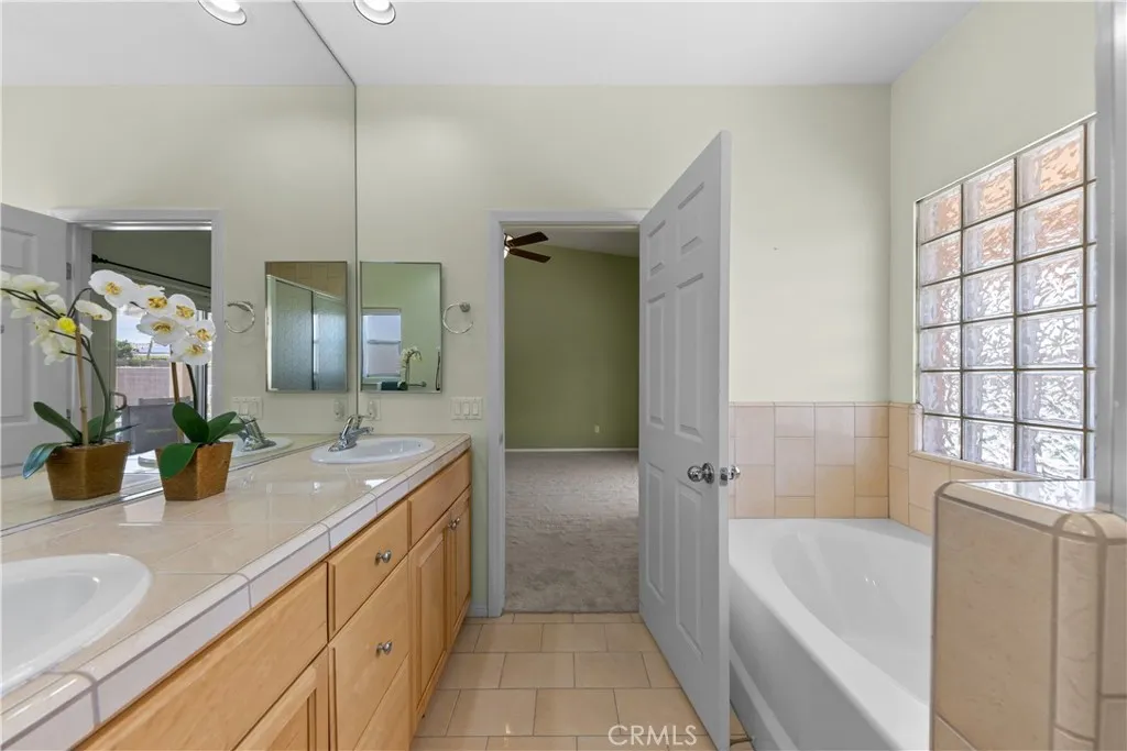 74119 Academy Lane E, Palm Desert, California 92211 home-pic-14