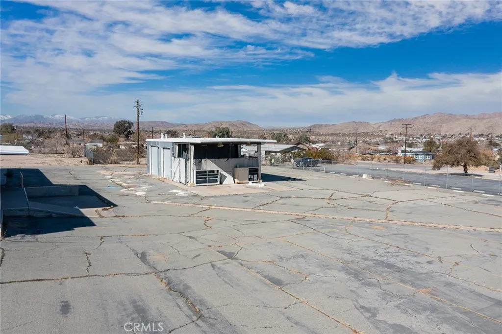 62147 Desert Air Road, Joshua Tree, California 92252 home-pic-18