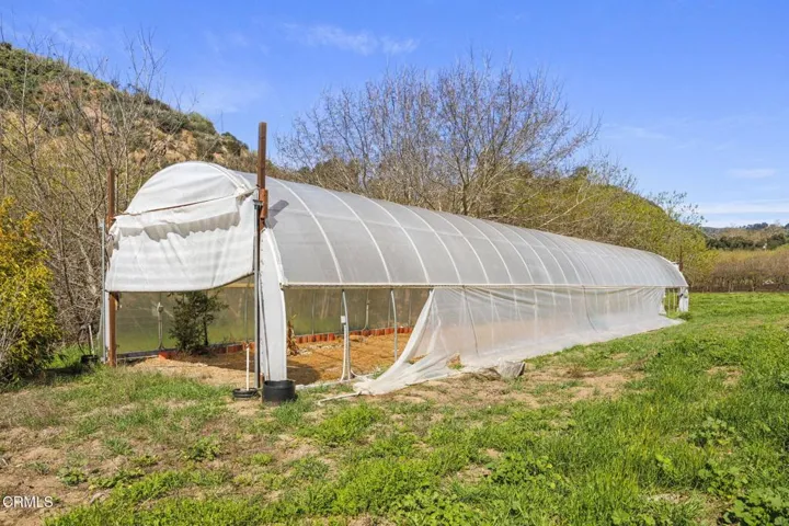 14-web-or-mls-UpmarketMedia_4620C-266