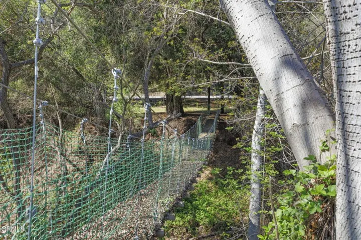 10b-web-or-mls-UpmarketMedia_4620C-254