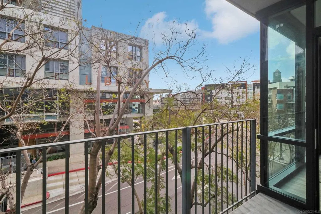 350 11th Ave 319, San Diego, California 92101 home-pic-6