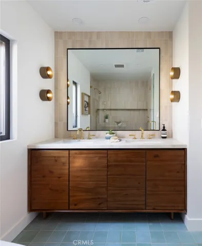 2604 Victoria Drive, Laguna Beach, California 92651
