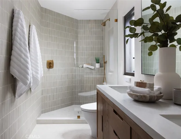 2604 Victoria Drive, Laguna Beach, California 92651
