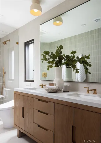 2604 Victoria Drive, Laguna Beach, California 92651