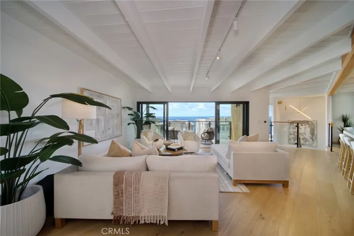2604 Victoria Drive, Laguna Beach, California 92651