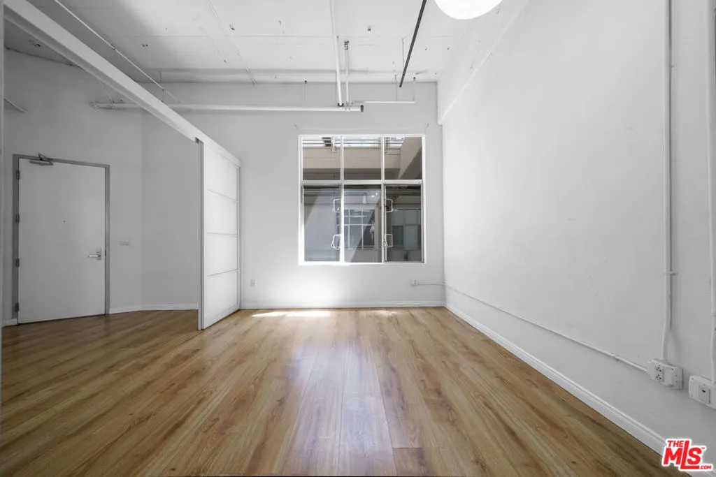 1130 S Flower Street 215, Los Angeles, California 90015 home-pic-10