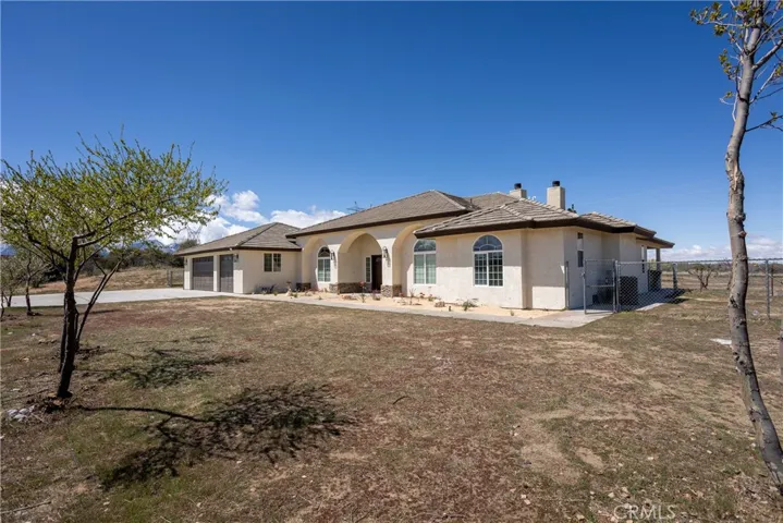 9678 Farmington Street, Oak Hills, California 92344