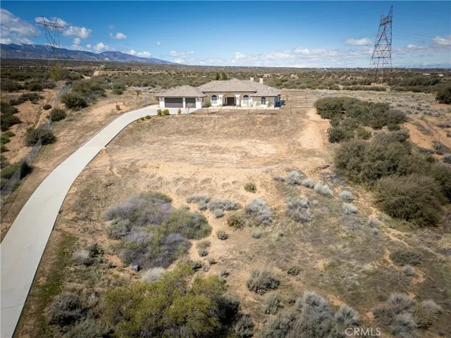 9678 Farmington Street, Oak Hills, California 92344