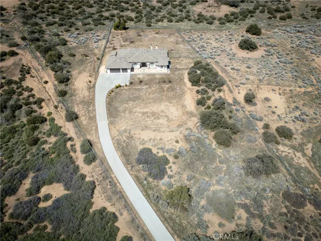 9678 Farmington Street, Oak Hills, California 92344