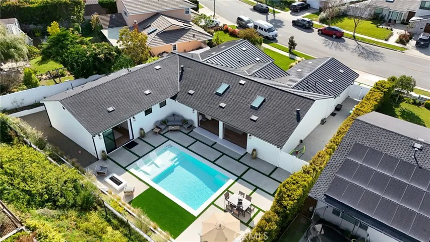 2812 Carob Street, Newport Beach, California 92660